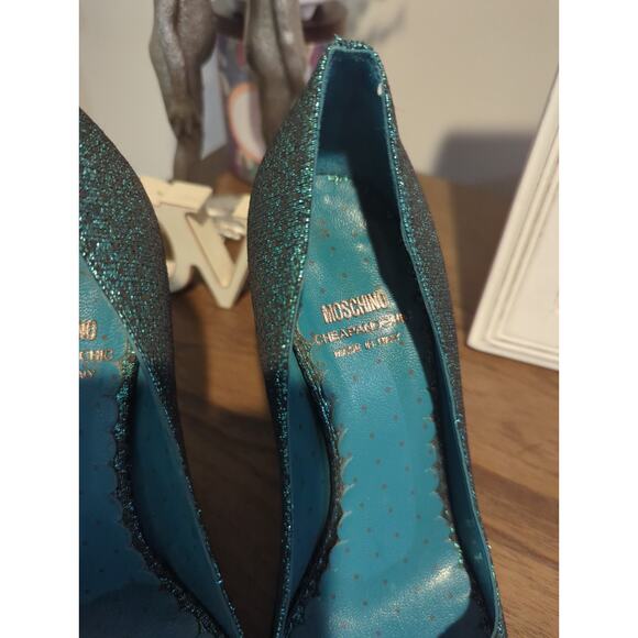 Moschino Cheap and Chic Blue Shimmer Bow Peep Toe Pumps - Picture 2 of 4